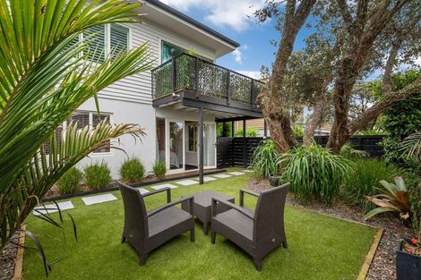 Photo of property in 24 Muritai Road, Milford, Auckland, 0620
