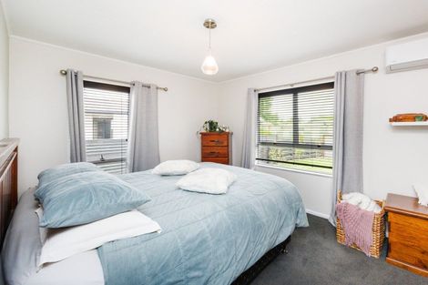 Photo of property in 127 Apollo Parade, Milson, Palmerston North, 4414