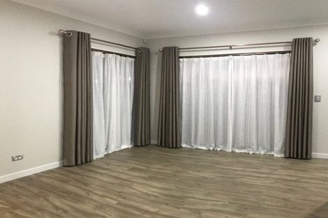 Photo of property in 1 Cooladawson Drive, Flat Bush, Auckland, 2019