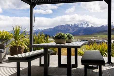 Photo of property in 14 Kerrera Lane, Jacks Point, Queenstown, 9371