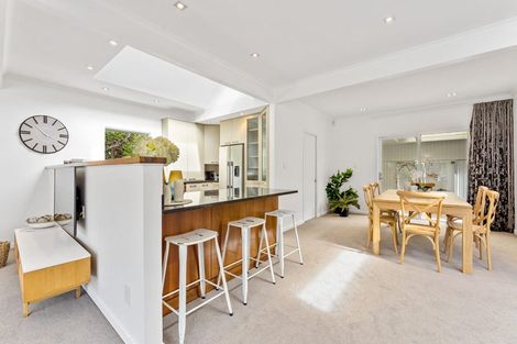 Photo of property in 16 Prestige Place, Castor Bay, Auckland, 0620