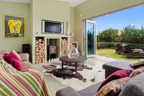 Photo of property in 32 Taumata Road, Omaha, 0986