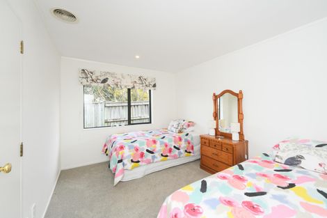 Photo of property in 4 Mckenzie Court, Terrace End, Palmerston North, 4410