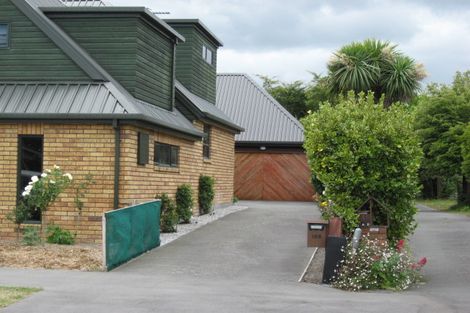 Photo of property in 2/18 Juniper Place, Burnside, Christchurch, 8053