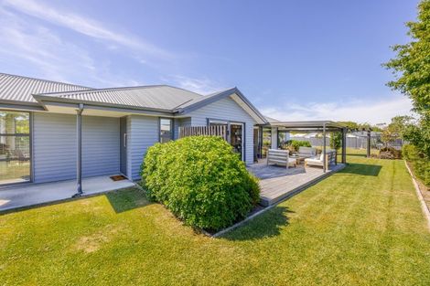 Photo of property in 20 Dee Street, Otane, 4202