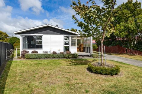 Photo of property in 32 Geraldine Crescent, Cloverlea, Palmerston North, 4412