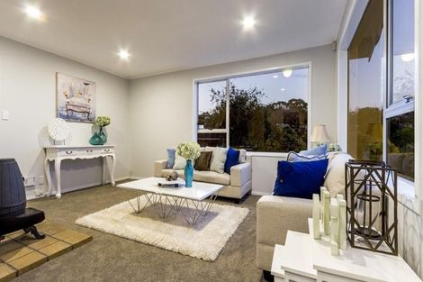 Photo of property in 17 Wanita Place, Totara Vale, Auckland, 0629