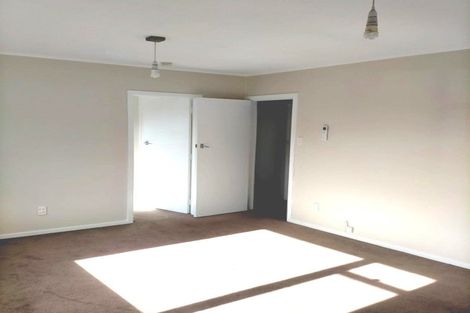 Photo of property in 2/139 Queens Drive, Lyall Bay, Wellington, 6022