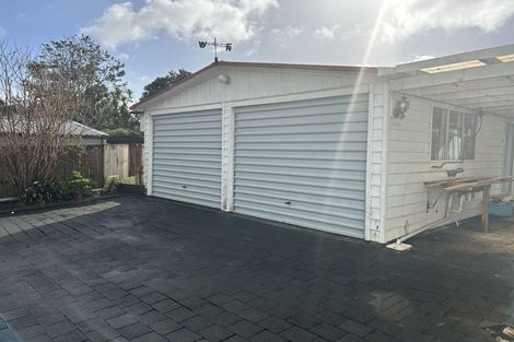 Photo of property in 5 Crosby Road, West Harbour, Auckland, 0618