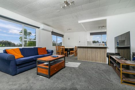 Photo of property in 11 Landsdale Place, Massey, Auckland, 0614
