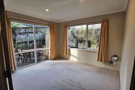 Photo of property in 40 Mandeville Place, Unsworth Heights, Auckland, 0632