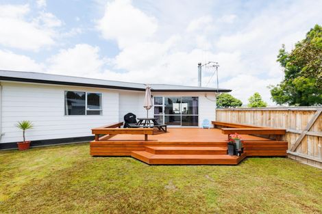 Photo of property in 3 Forbes Place, Kelvin Grove, Palmerston North, 4414