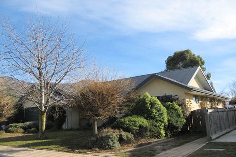 Photo of property in 20 Meadowstone Drive, Wanaka, 9305