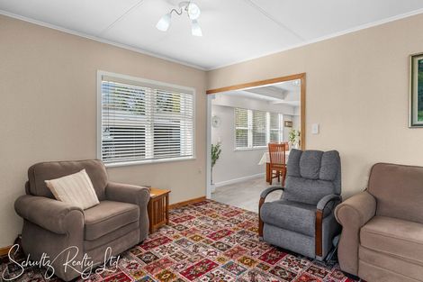 Photo of property in 25 Whaka Street, Maungaturoto, 0520