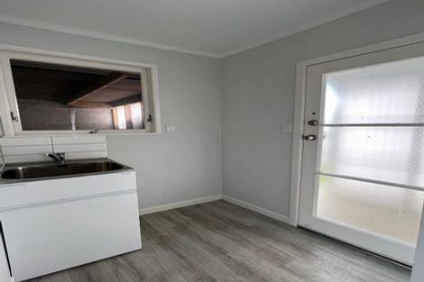 Photo of property in 27 Alma Crescent, Papakura, 2110