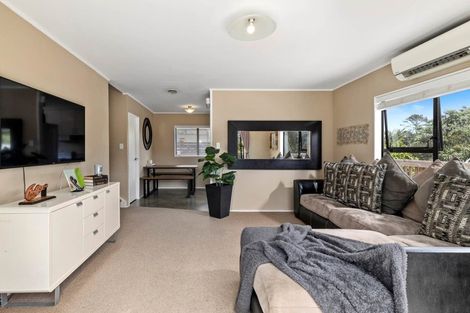 Photo of property in 1/111 Spinella Drive, Bayview, Auckland, 0629