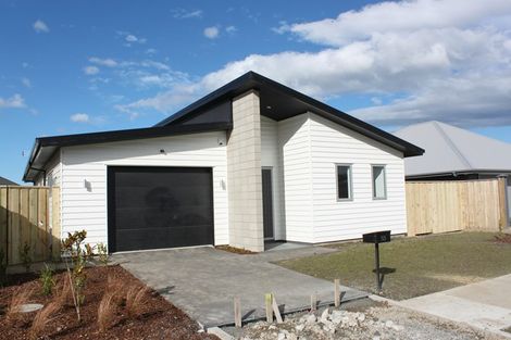 Photo of property in 58 Shillingford Boulevard, Rolleston, 7615