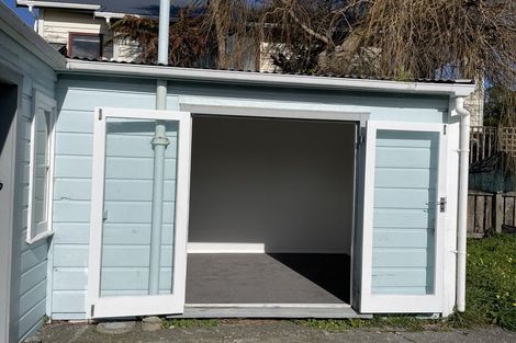 Photo of property in 10 Lonsdale Crescent, Rongotai, Wellington, 6022