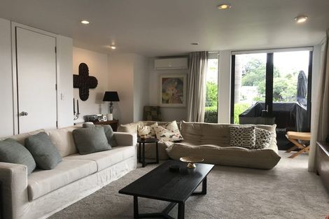 Photo of property in 1/12 Craig Road, Milford, Auckland, 0620