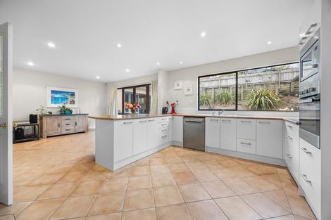 Photo of property in 51 Hogarth Rise, West Harbour, Auckland, 0618