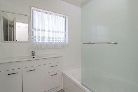 Photo of property in 52a Aquarius Drive, Kawaha Point, Rotorua, 3010