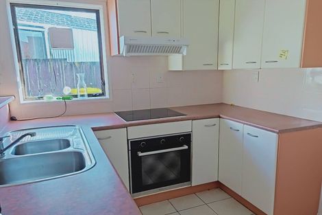 Photo of property in 24 Dianne Louise Drive, Half Moon Bay, Auckland, 2012