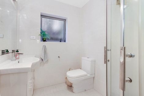 Photo of property in 69 Tamahere Drive, Glenfield, Auckland, 0629