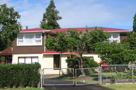 Photo of property in 2 Normandy Place, Henderson, Auckland, 0610