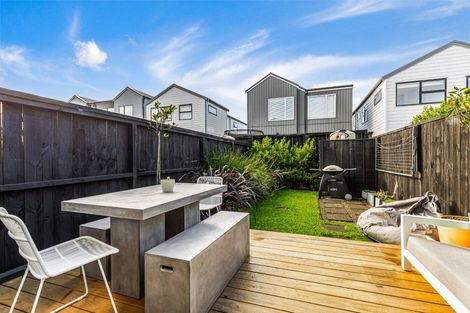 Photo of property in 11 Wai Place, Westgate, Auckland, 0614