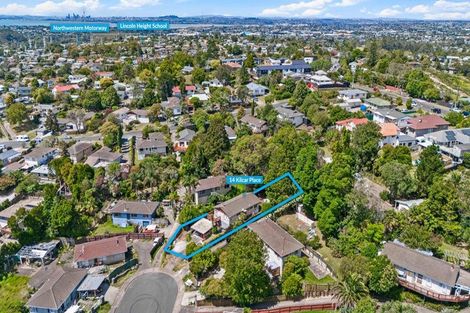 Photo of property in 14 Kilcar Place, Massey, Auckland, 0614