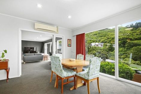 Photo of property in 33 Chester Road, Tawa, Wellington, 5028
