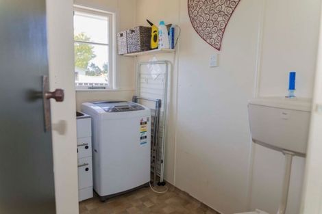 Photo of property in 17 Smith Street, Dannevirke, 4930