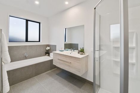 Photo of property in 25 Helenvale Crescent, Pokeno, 2402