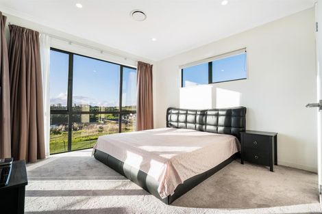 Photo of property in 6 Resolution Drive, Gulf Harbour, Whangaparaoa, 0930