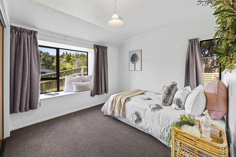 Photo of property in 1 Fairview Place, Westown, New Plymouth, 4310