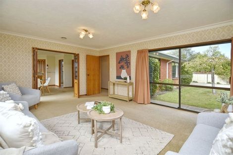 Photo of property in 154 Royal Park Drive, Parklands, Christchurch, 8083