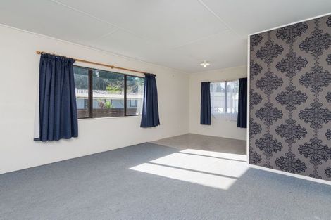 Photo of property in 52a Aquarius Drive, Kawaha Point, Rotorua, 3010
