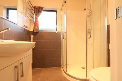 Photo of property in 16 Fiesta Drive, Half Moon Bay, Auckland, 2012