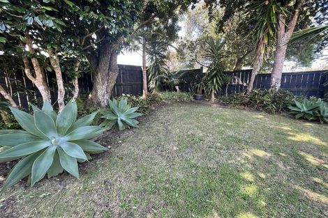 Photo of property in 74 Stanaway Street, Hillcrest, Auckland, 0627