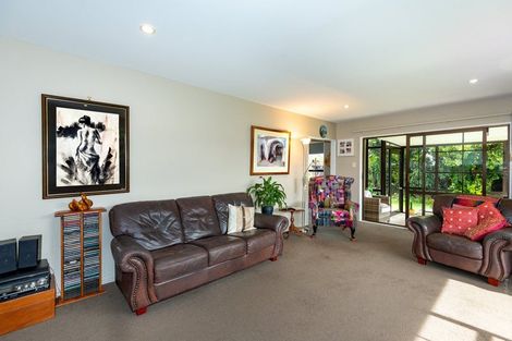 Photo of property in 21 Laing Crescent, Heathcote Valley, Christchurch, 8022