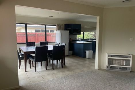 Photo of property in 7 Ron Place, Fitzherbert, Palmerston North, 4410