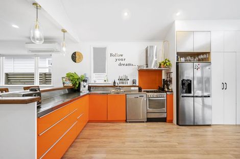 Photo of property in 202 Coutts Street, Rongotai, Wellington, 6022