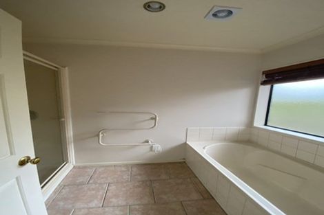 Photo of property in 94 Landing Drive, Albany, Auckland, 0632