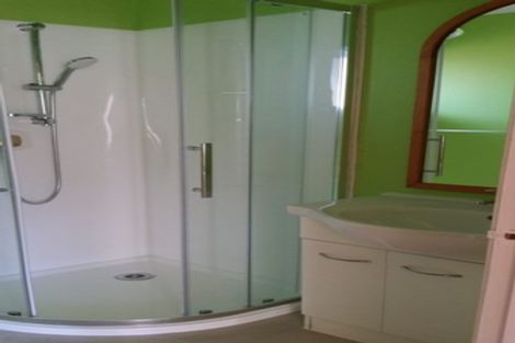 Photo of property in 2/6 Hedge Row, Sunnyhills, Auckland, 2010