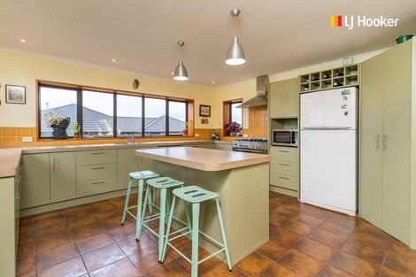 Photo of property in 41 Highgrove, Saint Clair, Dunedin, 9012