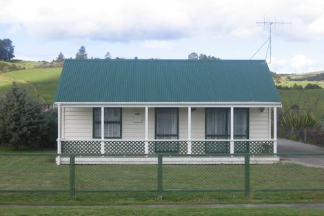 Photo of property in 56 Valley Road, Hikurangi, 0114