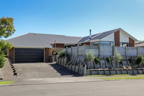 Photo of property in 13 Sandel Rise, Merrilands, New Plymouth, 4312