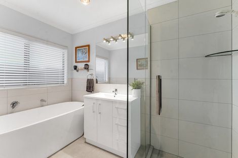 Photo of property in 2 Carlsberg Place, Papamoa Beach, Papamoa, 3118