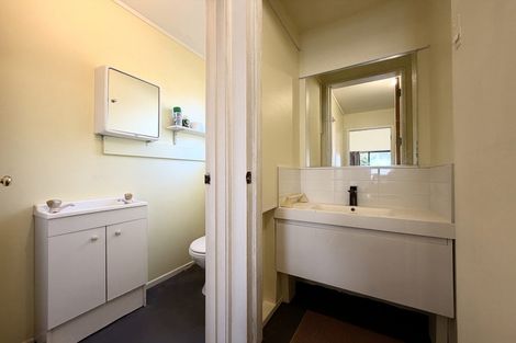 Photo of property in 33 Hutchinsons Road, Bucklands Beach, Auckland, 2014