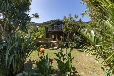 Photo of property in 126 Garden Road, Piha, New Lynn, 0772